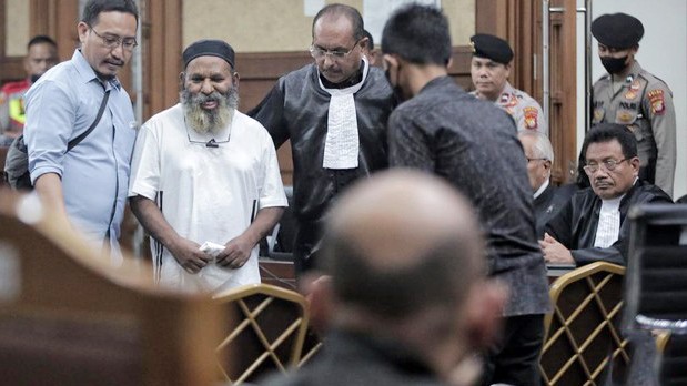KPK menghentikan pengusutan kasus Lukas Enembe usai mantan gubernur Papua itu meninggal dunia hari ini, Selasa (26/12). [CNNIndonesia/Adhi W]