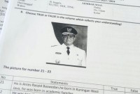 Beredar foto capres nomor urut 1 Anies Baswedan di soal ujian Bahasa Inggris di Lamongan, Jawa Timur. (CNNIndonesia/Safir M)