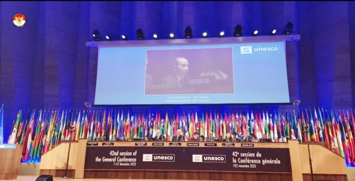 General Conference UNESCO ke-42 di kantor pusat UNESCO di Paris, Perancis, pada 7-22 November 2023. Dalam konferensi umum UNESCO tersebut diputuskan pada 20 November 2023, bahasa Indonesia resmi ditetapkan sebagai salah satu dari 10 bahasa resmi UNESCO. [dokumentasi KBRI PARIS]