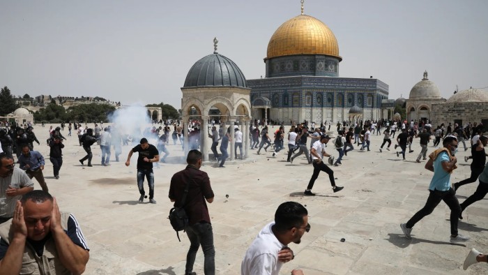 Sejumlah kelompok Yahudi fanatik di Israel berencana menggelar demonstrasi di kompleks Masjid Al Aqsa di Yerusalem Timur pada Kamis (7/12/2023) malam waktu setempat. (AP/Mahmoud Illean)