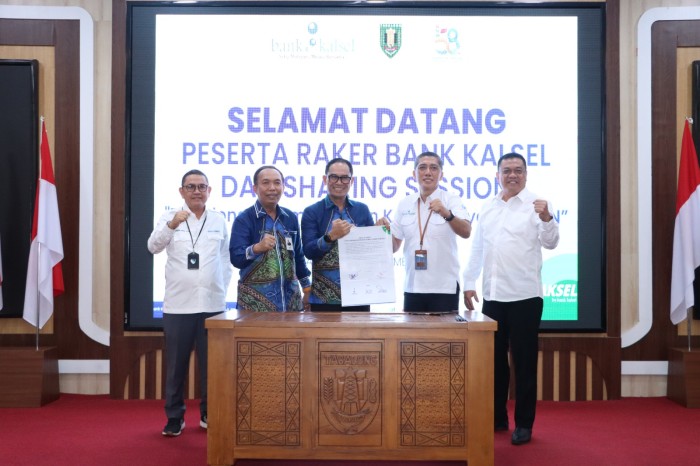 DISKUSI: Direktur Utama Bank Kalsel Fachruddin saat memimpin kegiatan Press Conference bersama Insan Pers di Hotel Fugo Banjarmasin (Foto Dok Bank Kalsel)