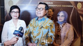 Ketua Umum BPHPI, Nani Indrawati (kiri) dan Ketua MA M Syarifuddin (tengah). [Foto: MJR]