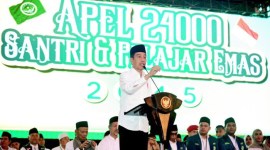 Presiden Joko Widodo saat menghadiri Apel Santri dan Pelajar Emas 2045 di Lapangan Sepak Bola Taman Rekreasi Kalianget, Kabupaten Wonosobo, Jawa Tengah, Senin (22/1/202). [ANTARA/HO-Biro Pers Sekretariat Presiden]