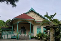 Tampak depan rumah Villa Annie di Samarinda, berdiri kokoh dan tak ada berubah sebagaimana awal dibangun pada 1897. [ANTARA/Ahmad Rifandi]