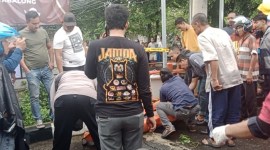 Seorang Juru pakir bernama Akhmad Rifai aliaa Amat Bandit (39), dia ditemukan di bawah jembatan kecil yang menuju ke Hotel Tree Park di Jalan Ahmad Yani Km 7 Kecamatan Kertak Hanyar Kabupaten Banjar, Kamis (4/1/2024)./ (SuarIndonesia/DO)