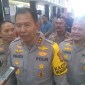 Kapolda Kalsel, Irjen Pol Winarto didampingi Brigjen Pol Rosyanto Yudha serta sejumlah pejabat utama lainnya, kepada wartawan, usai upacara serah terima jabatan (sertijab), Jumat (5/1/2024) (SuarIndonesia/ZI)