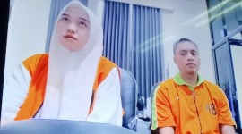 Wiwik Isturini salah terdakwa dalam perkara korupsi pada kegiatan pemeliharaan rutin berkala kendaraan dinas operasional DLH Kotabaru tahun anggaran 2020-2021 (SuarIndonesia/HD)