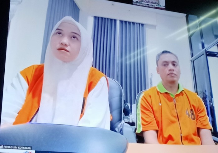 Wiwik Isturini salah terdakwa dalam perkara korupsi pada kegiatan pemeliharaan rutin berkala kendaraan dinas operasional DLH Kotabaru tahun anggaran 2020-2021 (SuarIndonesia/HD)