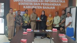 Dinas Komunikasi Informatika Statistik dan Persandian (DKISP) Kabupaten Banjar kedatangan 9 Anggota DPRD Hulu Sungai Selatan (HSS) dari Komisi III. (SuarIndonesia/Humas)