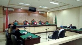 Terdakwa Rahmat Hidayat merupakan ASN aktif yang menjabat sebagai pengawas Sekolah Dasar (SD) di Kecamatan Candi Laras Utara, Kabupaten Tapin, oleh majelis hakim Tindak Pidana Korupsi Banjarmasin diganjar setahun penjara.. (SuarIndonesia/.HD)