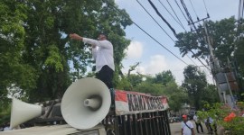 ak ketuk palu” atau belum disahkannya Perda Pajak dan Retribusi Daerah, menjadi sorotan massa dari  Komite Anti Korupsi Indonesia (KAKI) Kalimantan Selartan (Kalsel), Rabu (10/1/2024). (SuarIndonesia/Ist)