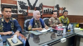 Kabid Ciptra Karya Dinas PUPR Kalsel, Yulianti Erliyanah dan jajaran. (SuarIndonesia/Ist)