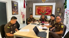 Penghentian penuntutan dilaksanakan berdasarkan hasil ekspose dihadiri Akhmad Yani, SH.MH. selaku Plt Wakil Kepala Kejati Kalsel dan Ramdanu SH. MH selaku Asisten Tindak Pidana Umum beserta Koordinator dan Kasi di Bidang Tindak Pidana Umum berlangsung secara virtual, Senin (22/4/2024)/ (SuarIndonesia/Isr)(