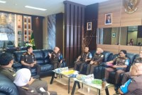 -Jajajran Kejaksaan Negeri Hulu Sungai Tengah (Kejari HST) pemeriksaan dan Diauditor oleh Tim Aswas (Asisten Pengawasan) Kejaksaan Tinggi Kalimantan Selatan (Kejati Kalsel) bersama Tim, Selasa ( 23/1/2024). SuarIndonesia/Ist)