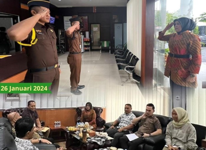 Kepatuhan Korps Adhyaksa dalam mempedomani aturan dan petunjuk teknis kinerja maupun anggaran serta kondite perilaku diperiksa im Inspeksi Kejaksaan Tinggi Kalimantan Selatan (Kejati Kalsel) , Jum’at ( 26/1/ 2024). (SuarIndonesia/Humas)