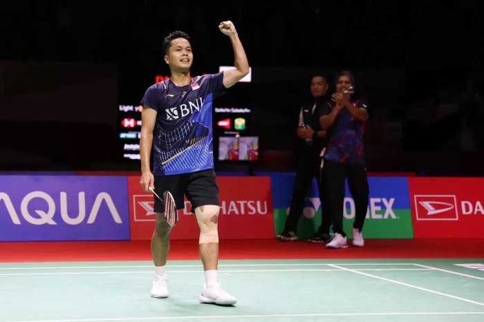 Anthony Sinisuka Ginting menang atas unggulan asal Singapura, Loh Kean Yew dua gim langsung 21-17, 21-19. (PBSI)