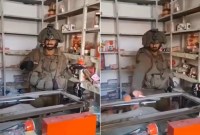 Aktivitas militer Israel yang mengkhawatirkan di Jalur Gaza menjarah uang, emas dan artefak. [newsbeezer.com]