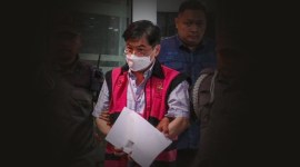 Budi 'Crazy Rich' Said tersangka dugaan tindak pidana korupsi berjalan menuju mobil tahanan di Kejaksaan Agung, Jakarta, Kamis (18/1/2024). [ANTARA Foto/Sulthony H]