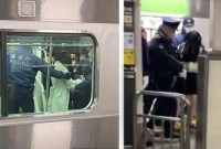 Polisi mengatakan empat orang ditikam di kereta yang berhenti di stasiun Akihabara di Tokyo pada Rabu [3/1/2024]. Seorang tersangka dengan pisau ditangkap di tempat kejadian, kata polisi kepada media setempat. [Foto: @KAZUNABLE_ECN13/X - @kazunarl melalui Storyful]