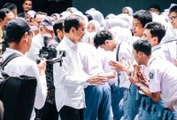 Presiden Joko Widodo menemui para pelajar di Kota Magelang, Senin (22/1/2024). [ANTARA/HO-Bagian Prokompim Kota Magelang]
