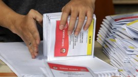 Foto Ilustrasi -- Surat suara untuk Pemilu 2024. [CNNIndonesia/Safir M]