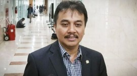 Roy Suryo resmi dilaporkan ke Bareskrim Polri buntut tudingan kepada cawapres nomor urut 2 Gibran Rakabuming soal penggunaan tiga mikrofon saat debat cawapres. [X/Foto]