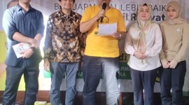 acara tasyakuran bersama Warga Sungai Jingah, Kader Golkar Rian, Ir Sukhrowardi (Anggota DPRD Kota Banjarmasin), Hasnuryadi Sulaiman (DPR RI), Dewi Damayanti Said (DPRD Kalsel), Kamis (18/1/2024) (SuarIndonesia/SU)