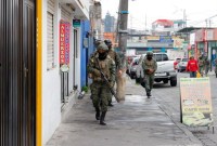 Tentara dan Polisi Ekuador tingkatkan patroli usai geng Narkoba bikin onar. [REUTERS/Karen Toro]