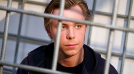 Nikita Zhuravel (20), seorang pria Rusia dijatuhkan hukuman penjara 3,5 tahun karena terbukti bersalah melakukan aksi pembakaran Al-Qur'an. [azertag.az]