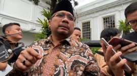 
Menteri Agama Yaqut Cholil Qoumas di Kompleks Istana Kepresidenan, Jakarta Pusat, Senin (26/2/2024). [KOMPAS/Fika Nurul U]