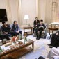 Wakil Presiden Ma'ruf Amin saat berdialog dengan Imam Besar Al Azhar (Grand Syaikh), Ahmed Al-Tayeb, di Emirates Palace Hotel, Abu Dhabi, Senin (5/2/2024). [ANTARA/HO-Sekretariat Wakil Presiden]