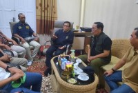 Ketua Persatuan Wartawan Indonesia (PWI) Pusat, Hendry Chandra Bangun, audiensi dengan Gubernur Kalsel, H. Sahbirin Noor, pada Minggu (4/2/2024) malam (SuarIndonesia/RW)