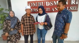 Satrina Wahyuni. SPd, Wakil Ketua Badan Permusyawaratan Desa (DPD) di Desa Mahang Sungai Hanyar Kecamatan Pandawan periode 2021-2027 mendatangi Ombudsman Kalsel untuk membuat laporan terkait dugaan maladministrasi, Selasa (6/2/2024). (SuarIndonesia/Ist)