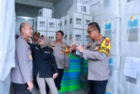 Kapolresta, Kombes Pol Sabana Atmojo mendatangi gudang logistik Komisi Pemilihan Umum (KPU), Minggu (11/2/2024) (SuarIndonesia/Ist)