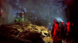 sebuah gudang limbah plywood milik salah satu perusahaan, Rabu (14/2/2024) (SuarIndonesia/DO)