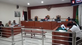 idang perdana gugatan pra peradilan  Senin (19/2/2024). SuarIndonesia/HD)