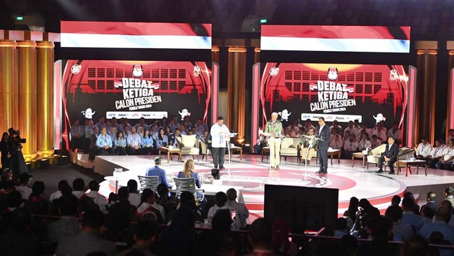 
Foto Ilustrasi -- KPU menambah durasi untuk segmen keenam dalam debat Pilpres 2024 pada Minggu (4/2/2024). Segmen keenam yaitu penyampaian pernyataan penutup dari capres. [ANTARA FOTO/Aditya Pradana P]