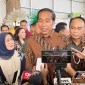 Presiden Joko Widodo memberikan keterangan kepada wartawan usai menghadiri acara Puncak Peringatan Hari Pers Nasional 2024, di kawasan Ancol, Jakarta, Selasa (20/2/2024). [ANTARA/Yashinta Difa]