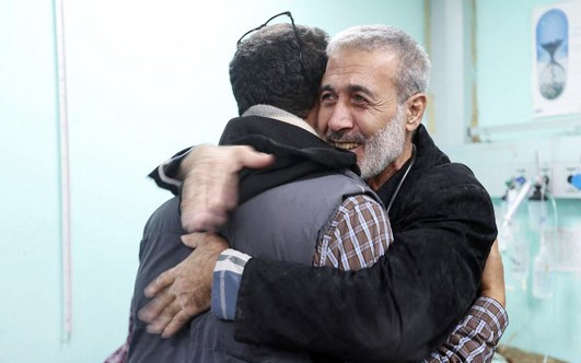 Cerita pilu dokter Palestina Said Abdulrahman Maarouf 45 hari disiksa dalam penahanan tentara Israel di Gaza. [REUTERS/IBRAHEEM ABU M]