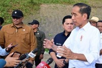 Presiden Joko Widodo memberikan keterangan kepada wartawan di IKN, Kalimantan Timur, Kamis (29/2/2024). [ANTARA/HO-BPMI Setpres]