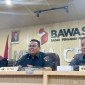 Ketua Bawaslu RI Rahmat Bagja (tengah). [Suara.com/Dea]