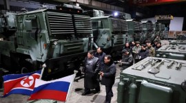 Pemimpin Korea Utara Kim Jong Un mengunjungi pabrik amunisi di lokasi yang dirahasiakan pada 10 Januari 2024. Korea Utara dilaporkan telah mengirimkan sekitar 6.700 kontainer berisi jutaan amunisi ke Rusia sejak Juli tahun lalu. [Sputnik/Artem Geodakyan/Pool via REUTERS/File Photo Purchase Licensing Rights]