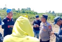 Screenshot video yang menunjukkan beberapa saat sebelum penangkapan sembilan petani. [Foto: Istimewa]