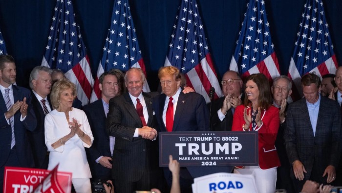 Mantan Presiden Trump saat pesta jaga malam pemilu di South Carolina State Fairgrounds di Columbia, Carolina Selatan pada Sabtu (24/2/2024). [Foto: Victor J. Blue/Bloomberg via Getty Images]