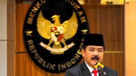 Menko Polhukam Hadi Tjahjanto mengaku telah memanggil Panglima TNI Agus Subiyanto untuk menginvestigasi dugaan penganiayaan prajurit TNI terhadap anggota KKB. [CNBC/Mistar]