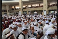 Ribuan anak yang masih duduk di SD (Sekolah Dasar) se-Kota Banjarmasin khataman Qur'an, di Masjid Raya Sabilal Muhtadin Banjarmasin, Senin (4/3/2024). (SuarIndonesia/Ist)