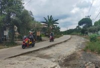 Jalan utama di Kecamatan Juai Kabupaten Balangan (SuarIndonesia/Humas)