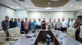 Wakil Ketua DRPD Kalsel, M. Syaripuddin, S.E., M.A.P bersama Komisi III DPRD Kalsel yang membidangi infrastruktur kaji banding ke Kementerian Perhubungan RI, pada Jum’at (15/3/2024), SuariIndonesia/Humas)