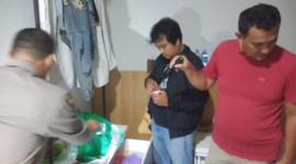 Digerebek Polisi dua  Guest House dan tempat kost , ada 4 pasangan bukan pasangan suami istri diciduk, temrasuk pengguna narkoba. (SuarIndonesia/Ist)