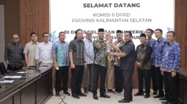 (DPRD) Provinsi Kalimantan Selatan (Kalsel), ke Dinas Kelautan dan Perikanan Provinsi Jawa Timur (Jatim) di Surabaya untuk melakukan kaji tiru guna mendapatkan informasi dan pendalaman materi. (SuarIndonesia/Humas)